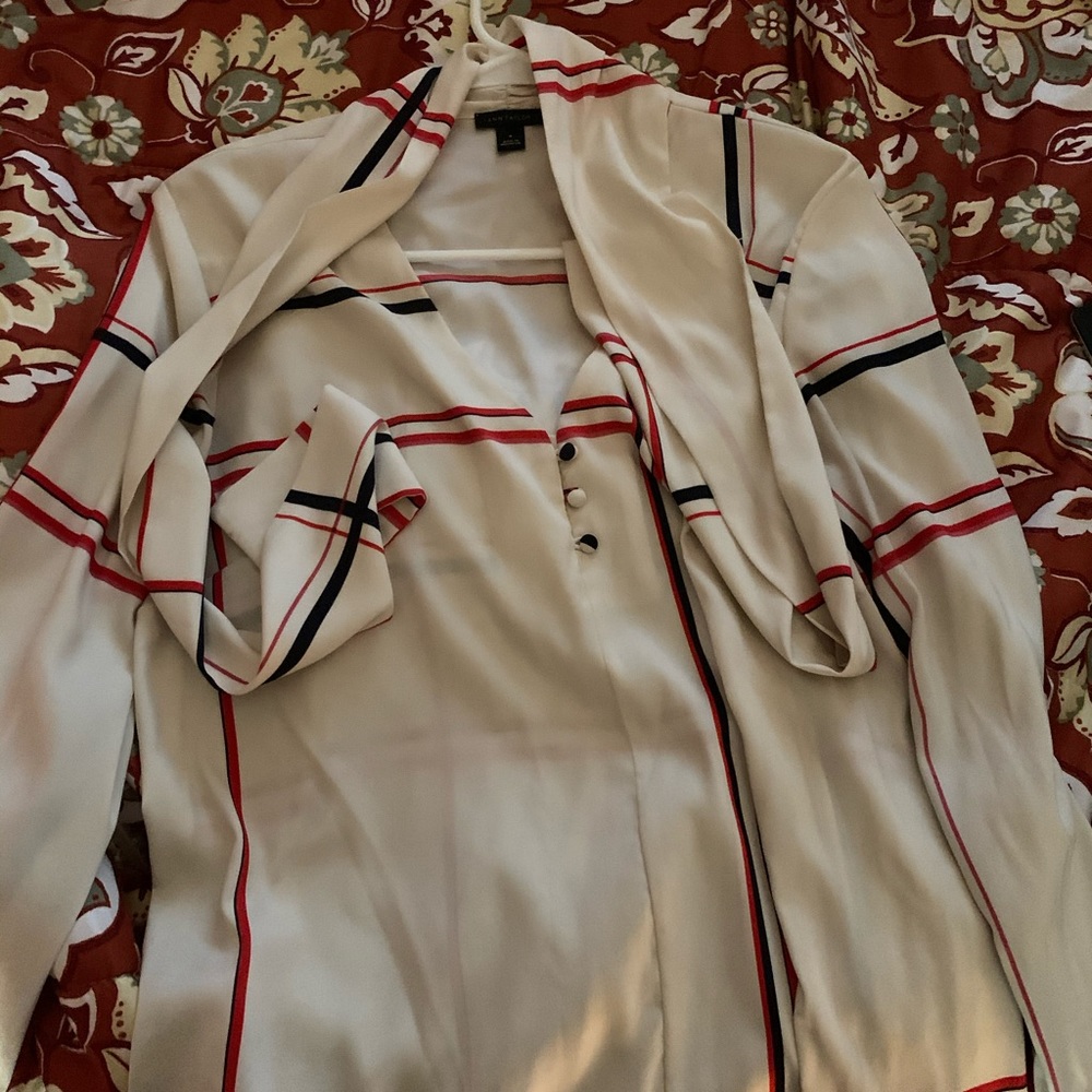 Medium size loft long sleeve